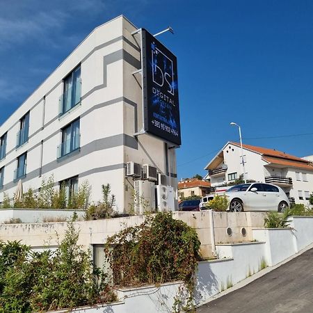 Hotel Jona Подстрана Екстериор снимка