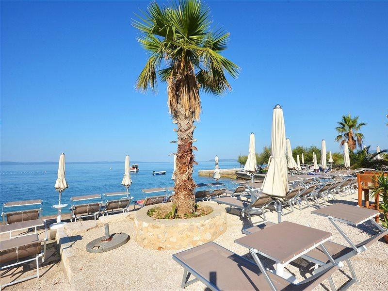 Hotel Jona Подстрана Екстериор снимка