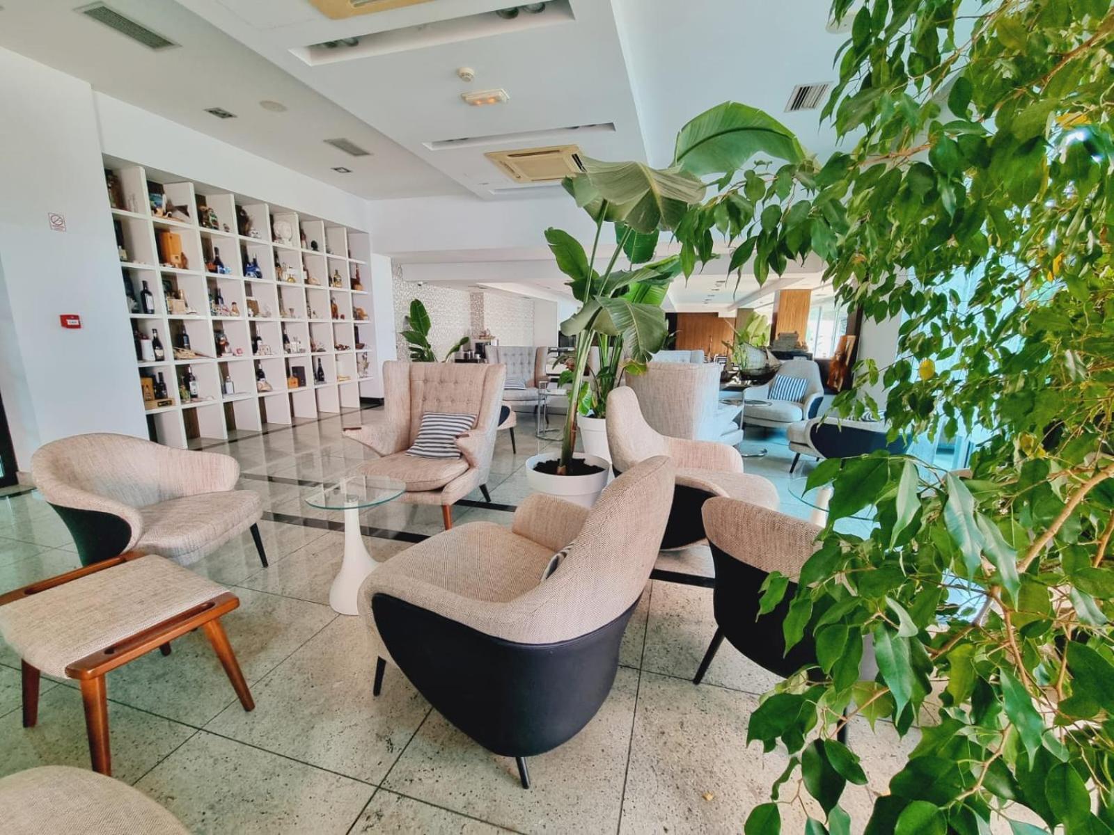 Hotel Jona Подстрана Екстериор снимка