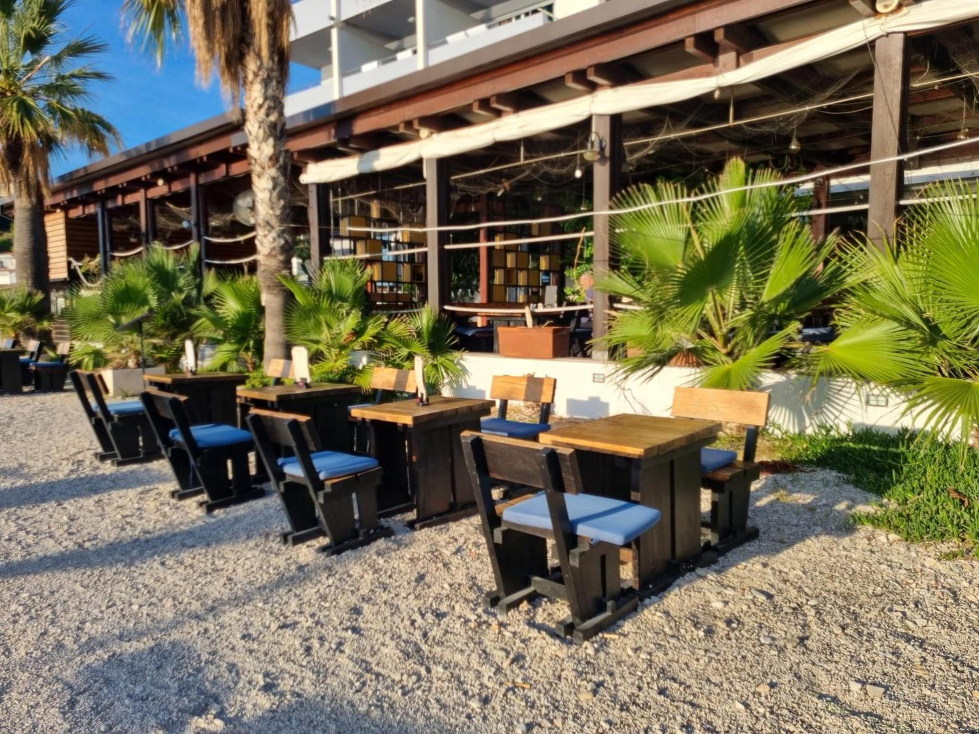 Hotel Jona Подстрана Екстериор снимка