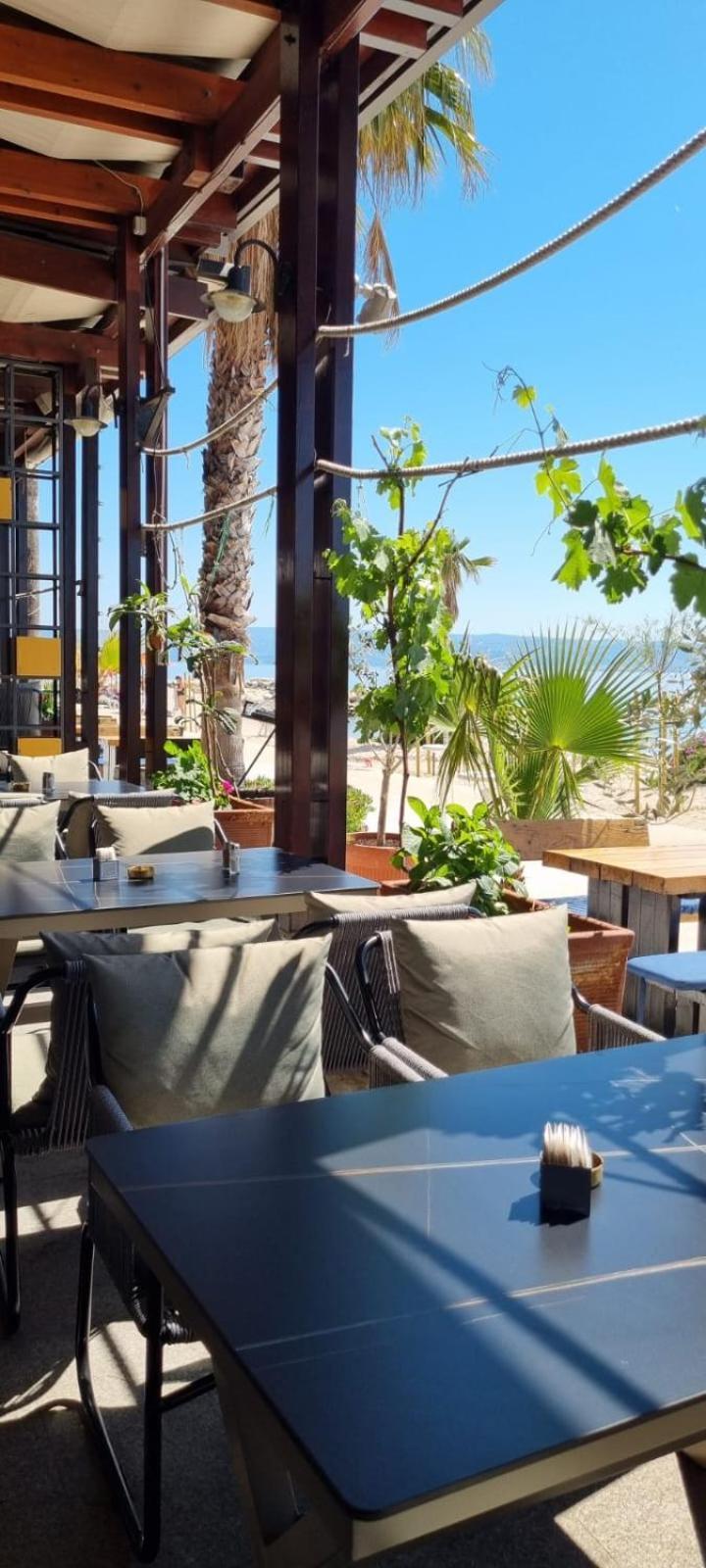 Hotel Jona Подстрана Екстериор снимка