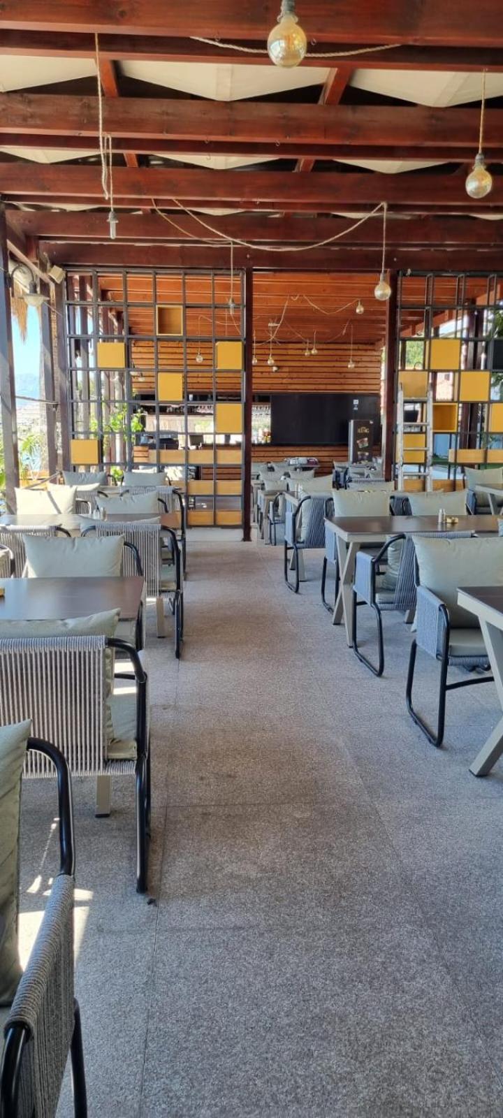 Hotel Jona Подстрана Екстериор снимка